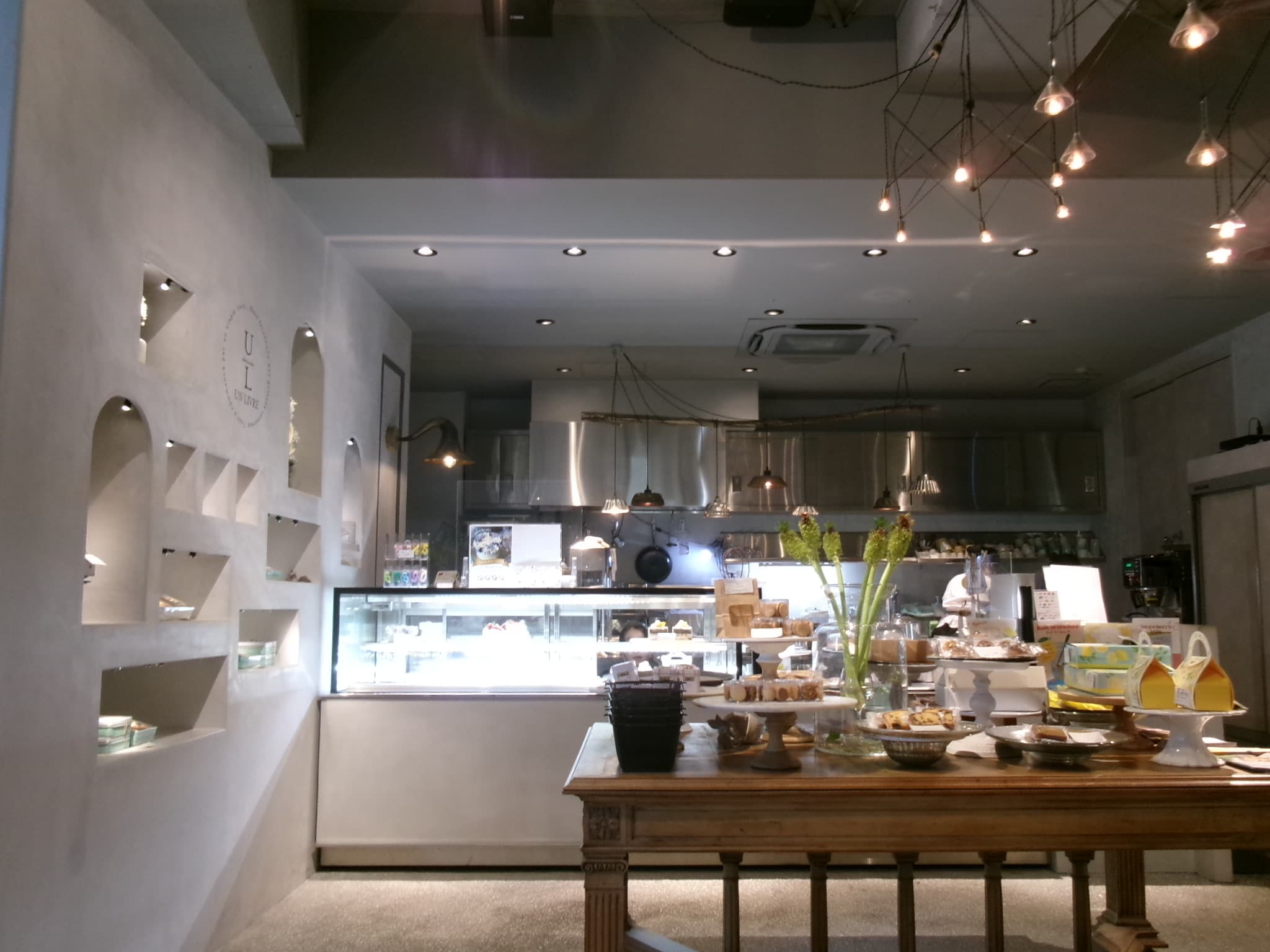 UN LIVRE 池尻大橋 - 店內甜點櫃與烘焙點心